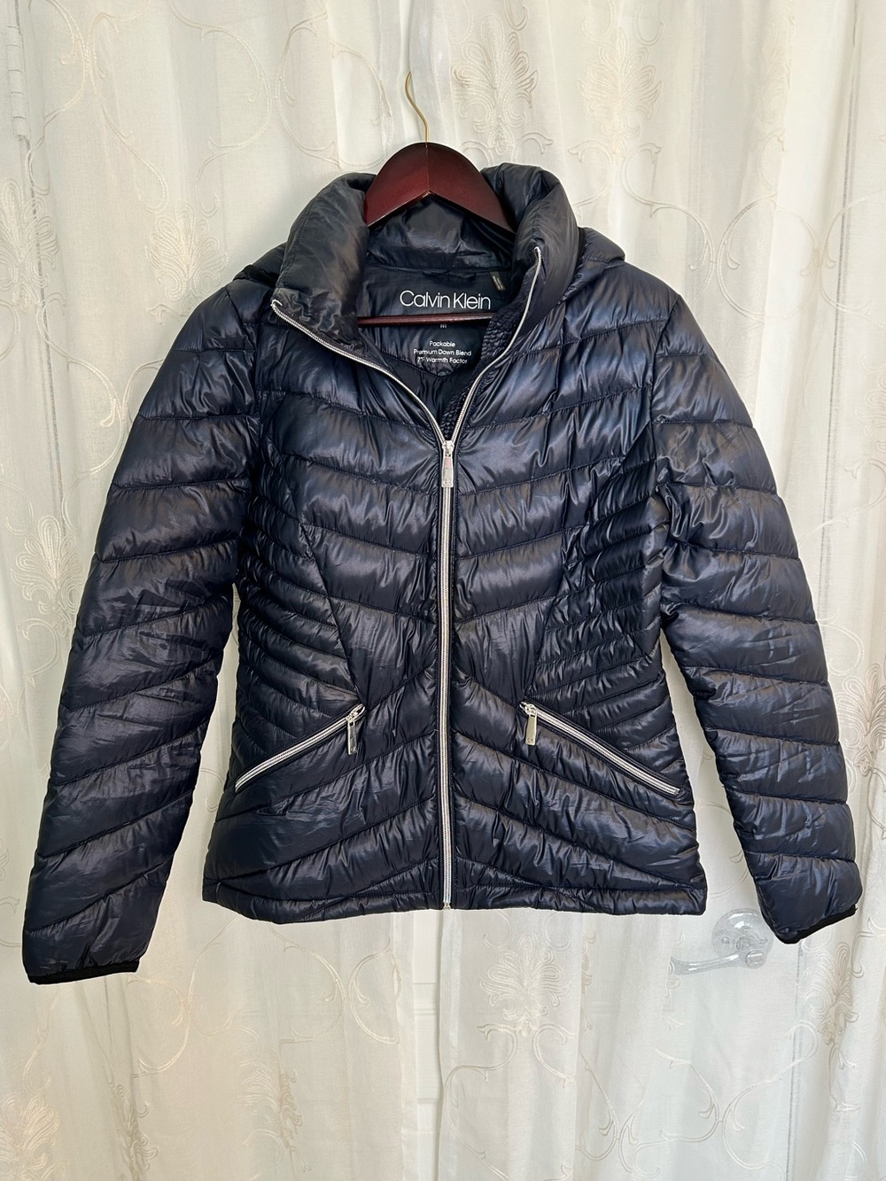 Calvin Klein Navy Blue Chevron Hooded Packable Down Puffer Jacket - Size M